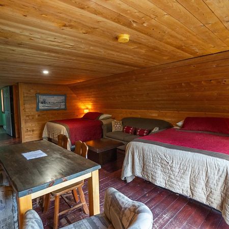 L'Auberge Refuge Du Trappeur Saint Mathieu Du Parc Luaran gambar