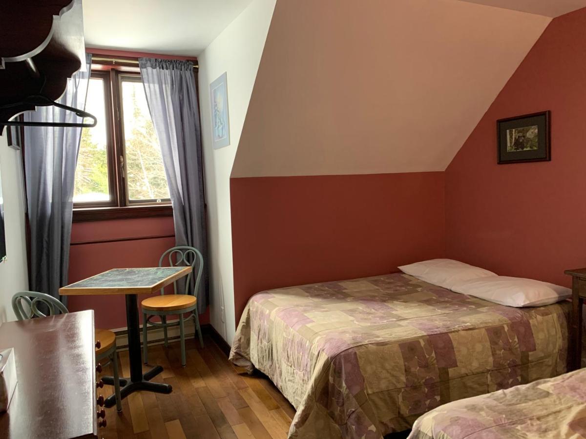 L'Auberge Refuge Du Trappeur Saint Mathieu Du Parc Luaran gambar