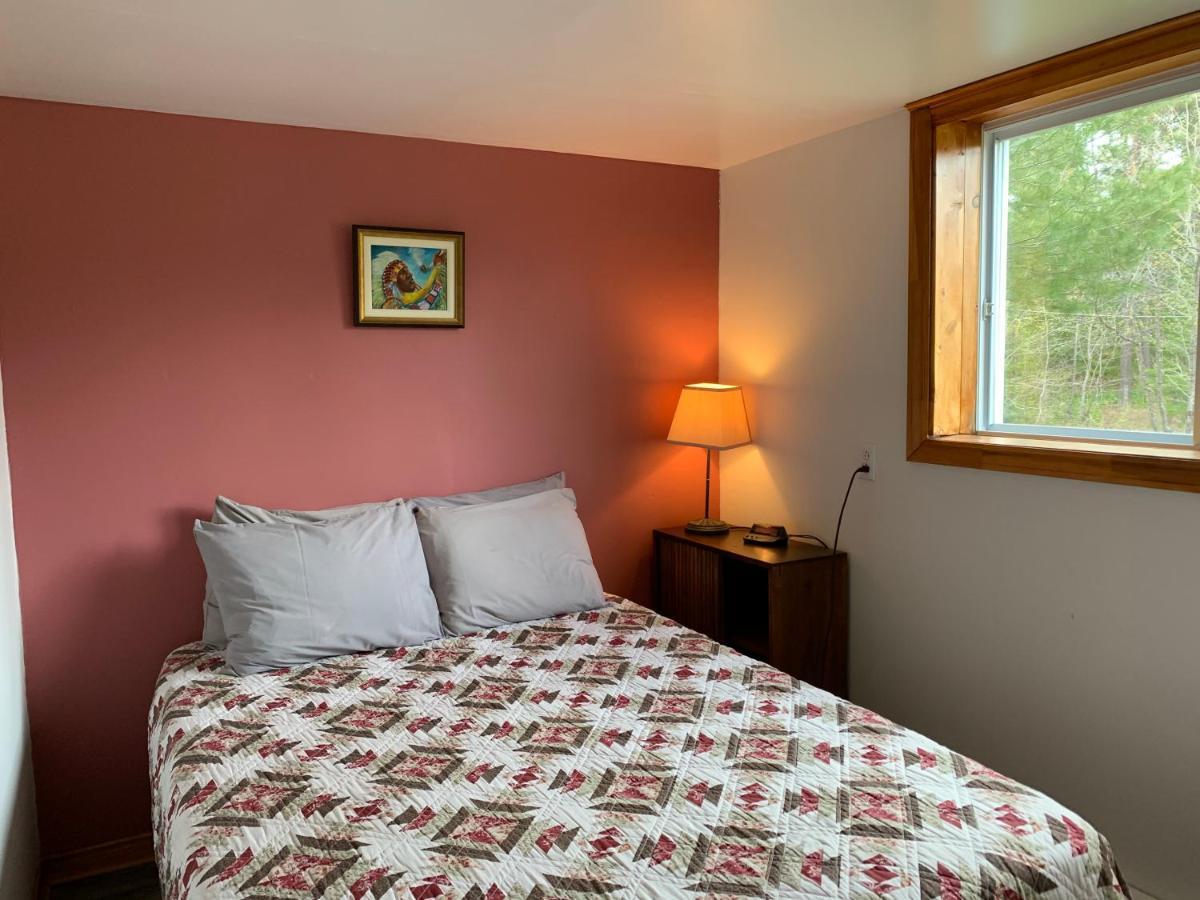 L'Auberge Refuge Du Trappeur Saint Mathieu Du Parc Luaran gambar