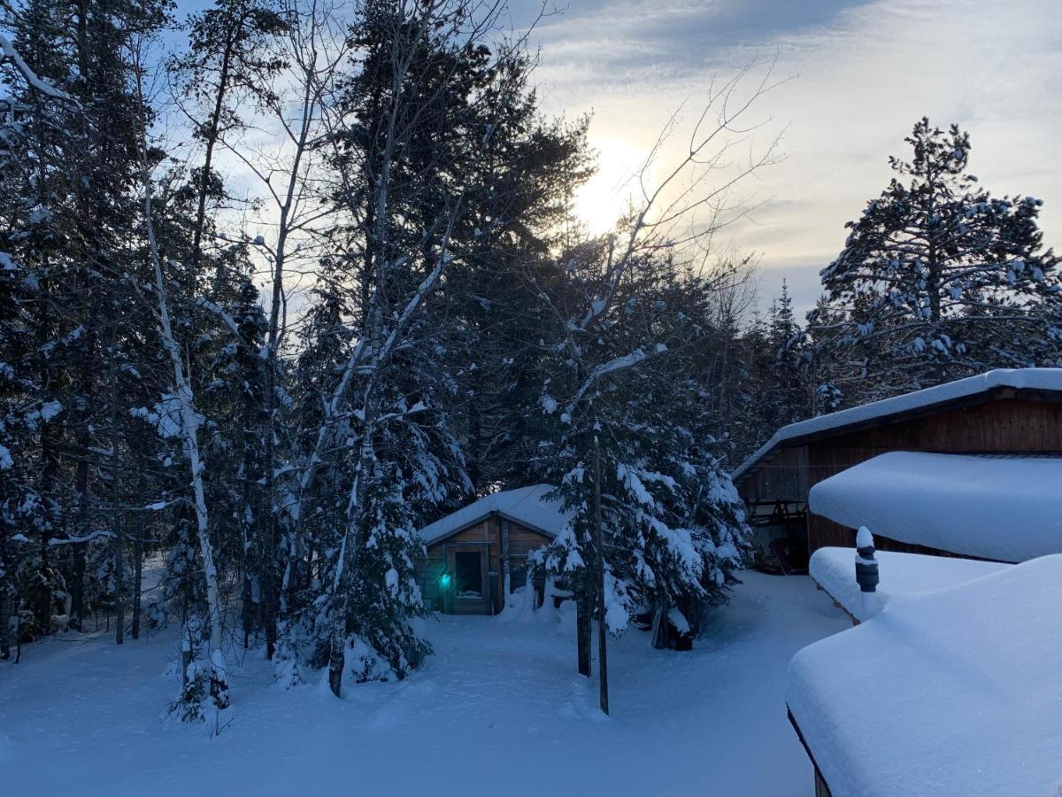 L'Auberge Refuge Du Trappeur Saint Mathieu Du Parc Luaran gambar