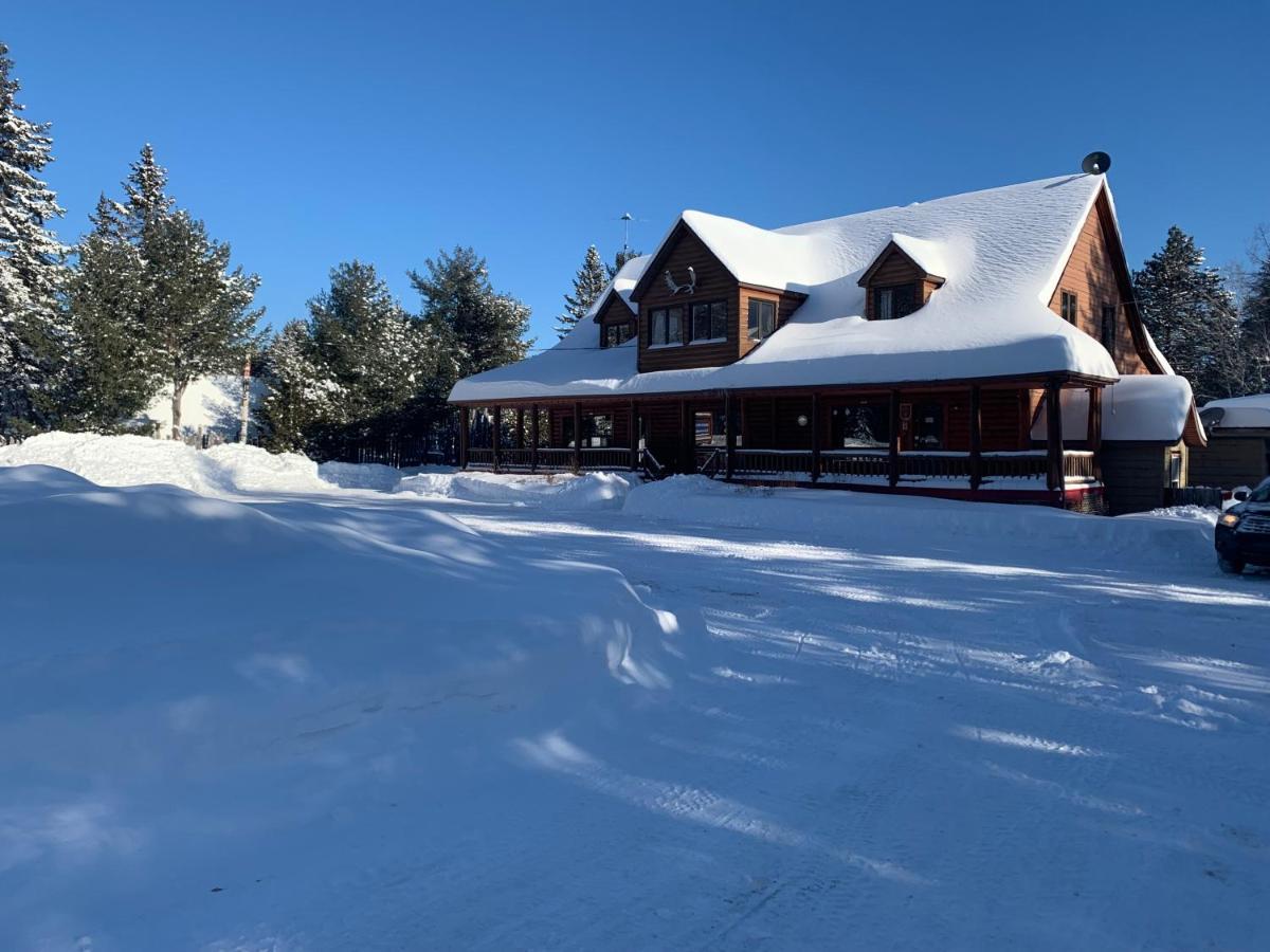 L'Auberge Refuge Du Trappeur Saint Mathieu Du Parc Luaran gambar