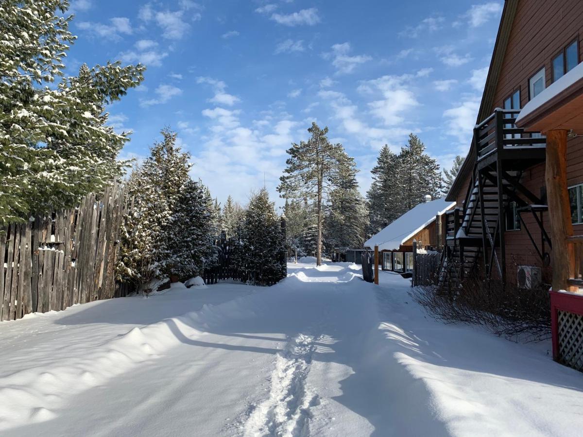L'Auberge Refuge Du Trappeur Saint Mathieu Du Parc Luaran gambar