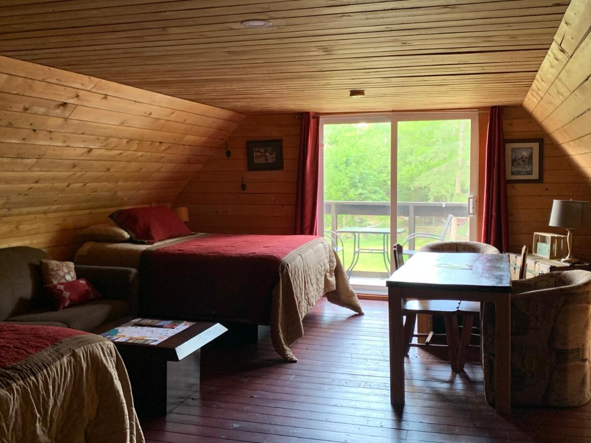 L'Auberge Refuge Du Trappeur Saint Mathieu Du Parc Luaran gambar